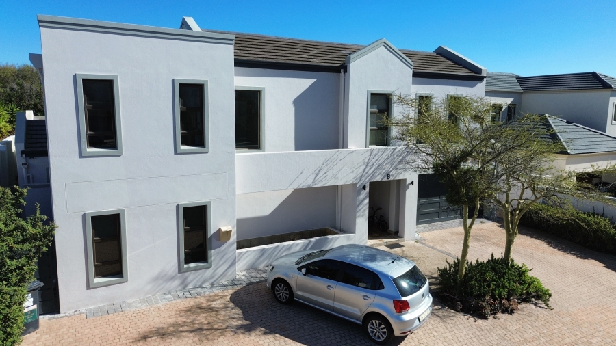 To Let 5 Bedroom Property for Rent in Big Bay Western Cape